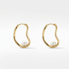 Brinco micro zircônia com pérola dourado